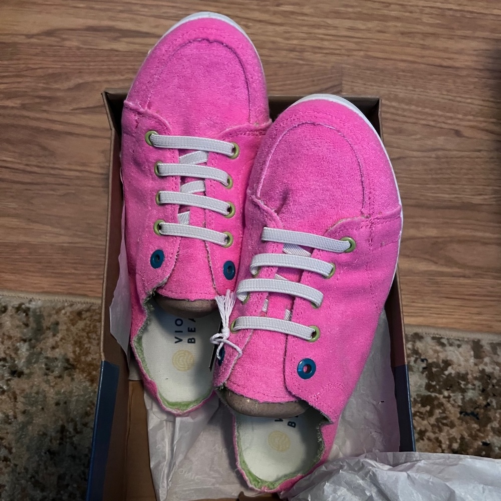 Vionic Breeze Mules